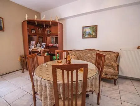 Apartment Traditional Family Idi *
